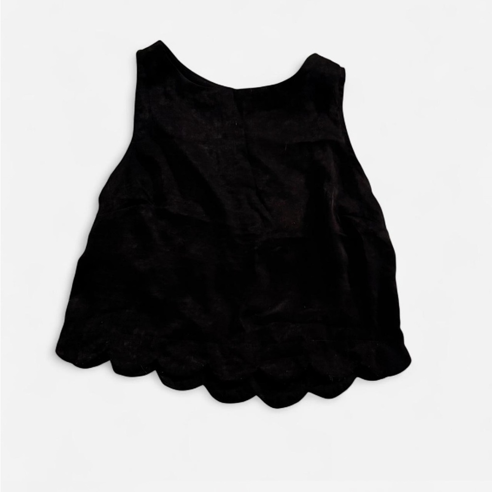 Sleeveless Scalloped-Hem Black Blouse